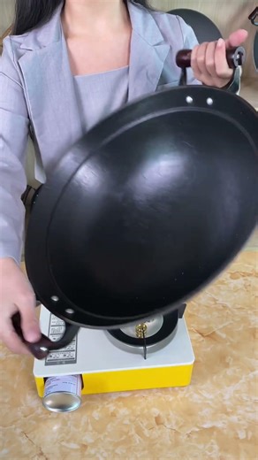 7161798640564964641Throw away your old pots and pans, this cast iron pot is-stick,