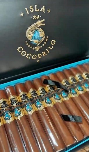 Warped Isla Del Cocodrilo Black LE Arrives & Blanco LE Returns at LACC #lacigarcollective #cocodrilo