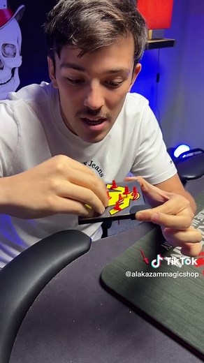 NOBODY CAN EXPLAIN THIS!? 😱🤯 #magicshop #magictrick #magictricks #FYP #illusion #opticalillusion #magictricktime #magician #impossible #puzzle