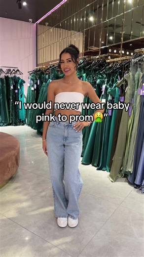 The lace and florals 😍 #prom #promdress #formal #formaldress #dressshopping #dress #dresses @𝓜𝓪𝓻𝓲𝓼𝓼𝓪