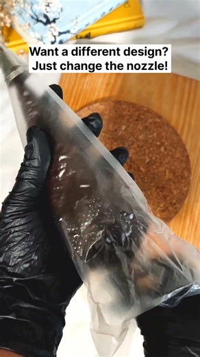 Piping bag hack 🧁