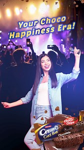 #CreamOholics always stan bringing Cream-O Cake bar to concerts for choco happiness! Nothing like singing along while enjoying yummy choco cake with rich choco filling and choco chips on top! Also available with vanilla cream filling! | Cream-Oholics