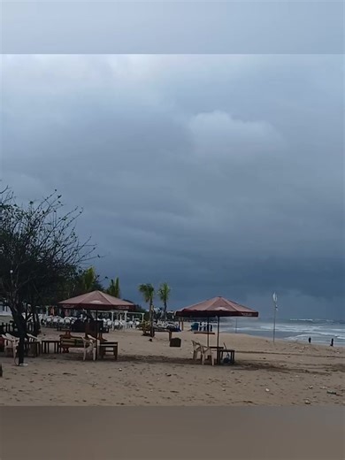 ALL SEASONS IN ONE DAY ON PANTAI LEGIAN BEACH BALI