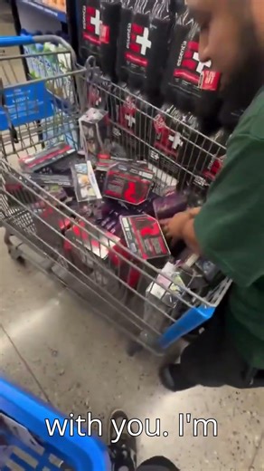 Pokemon Scalper Gives Pokemon Cards to the Pokemon Card Community