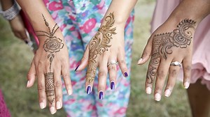 Henna-Tattoo selber machen: So gelingt's!