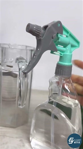 Green and gray heavy duty trigger sprayer #diy #packaging #trigger