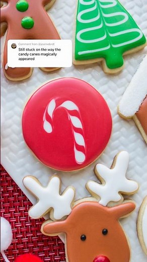 But really, candy canes are my favorite wet on wet trick #cookiedecorating #royalicing #christmas