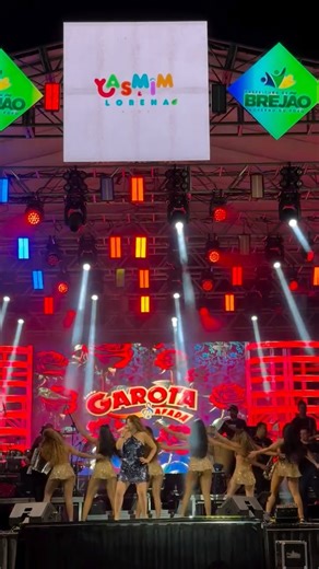 Ballet Garota Safada oficial on Instagram: "As safadinhas com a DIVA @regina_fernandescantora no passinho do BAMBOLÊ 💃🏻🔥"