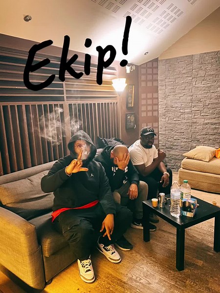 Vidéos de studiocamouflage (@studiocamouflage) avec Freeze Raël - Freeze Corleone