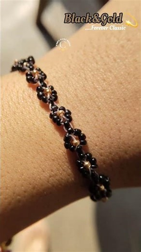 Daisy Beaded chain bracelet.🖤🤎 #ytshorts#daisybracelet#classicbracelet#beaded#aesthetic#black&gold#