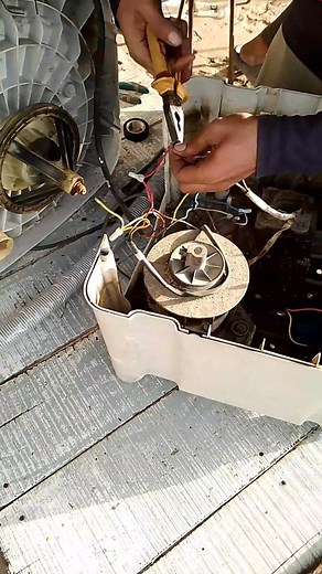 Do you want to learn how to install a washing machine motor? In this video, I have explained the complete method of installing a new or replacement motor in a washing machine — step by step — so that it runs smoothly without noise or vibration. If you’re a technician or want to fix it yourself at home, this video will be very helpful for you. 💡 In this video you’ll see: ✅ Complete motor fitting process ✅ Wiring connection guide ✅ Belt adjustment and testing ✅ Useful tips to make your machine la