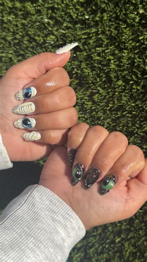 𝒫𝓇𝑒𝓉𝓉𝓎 𝓈𝑒𝓉𝓈 𝒷𝓎 𝒩𝒾𝓃𝒾 ✨ on Instagram: "Almost forgot to show you these dragon nails I did ✨🐉"