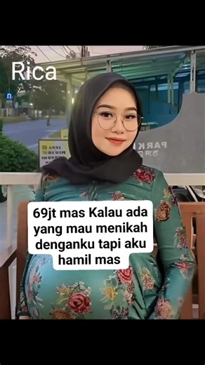 Saat pagi datang, senyumanmu memeluk pikiranku, saat siang datang kau bagaikan payung yang selalu membuatku teduh, dan saat malam kau adalah kehangatan