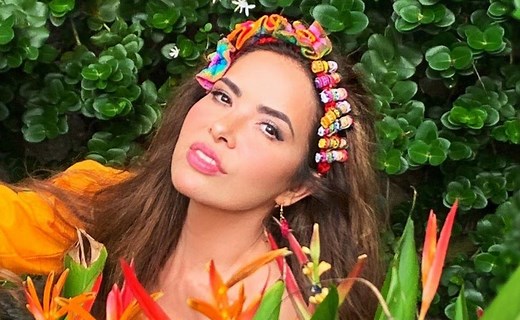 Así lucía Gloria Trevi en su controvertido calendario 1992, hermosa y radiante