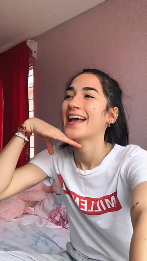 Chicas en Twitter: La nueva conexión social