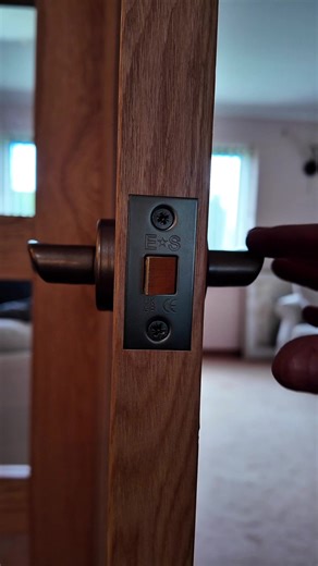 Knife or Pencil: Choosing the Right Tool for Carpentry