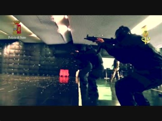 イタリアの特殊部隊ＮＯＣＳと日本のＳＡＴの合同訓練