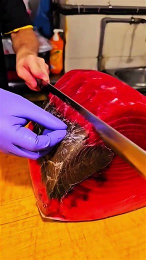 Tuna fish ko katte time nife is stopping #facts #factoholic #knifeskills #tuna #tunafish #aiart #ai