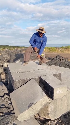 #cortandopedra #granitecuntting | flavio.rangel.750