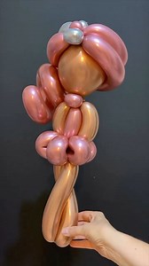 This is the simplest balloon figurine. Sharing an idea 😘 #balloonart #fun #top #lifehacks #tips #balloon #balloonartist #patterns #patrones #mosaicballoon #balloonmosaic #balloondecor #mosaicframesforballoons #balloonsdecoration #balloonstylist | Genballoon