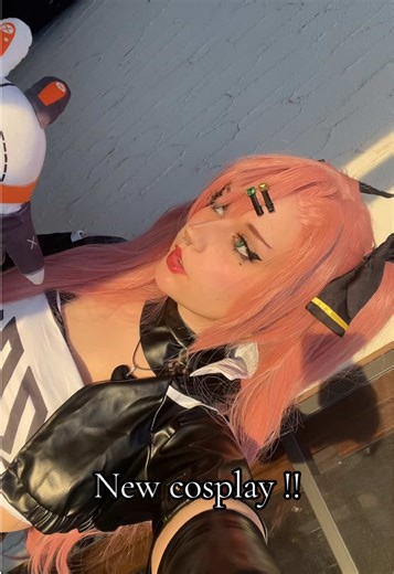 Nicole Cosplay: Embrace Zenless Zone Zero