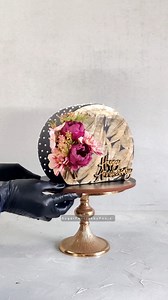 276K views · 4.1K reactions | Top forward Cake in black and gold. #cake #caketutorial #cakesofinstagram #cakevideo #cakedecorating #birthday #cakeart | Sugar Fancies by Pooja | Facebook