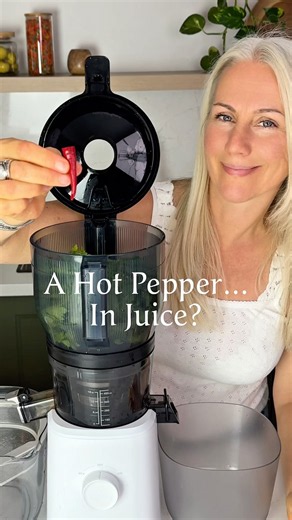 Why I Put Cayenne Pepper in My Green Juice #greenjuice #juicing #detox