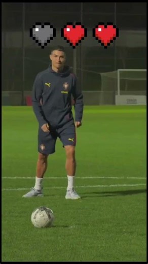 Ronaldo VS Robot #cristianoronaldo#viral#usa .....