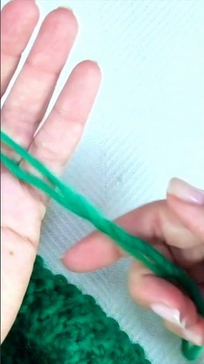 How to join 2 balls of wool yarn invisibly #-shorts - So Woolly