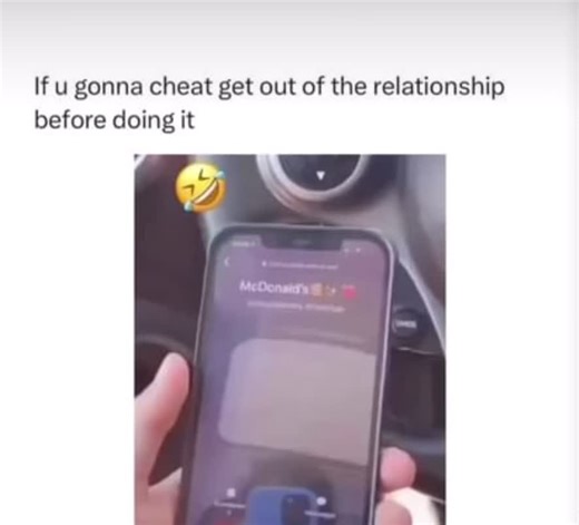 Not #bro #freezing on #ft 😂😂😂 #facetime #cheat #cheating #caughtcheating #girlfriend #boyfriend #sidedude #fy #fyp #fypシ #foryou #foryoupage #foryourpage #tiktok #xyzbca #viral #trending #like #follow #4u #xyz #relatable#iyky #meme #funny #lol #mcdonalds
