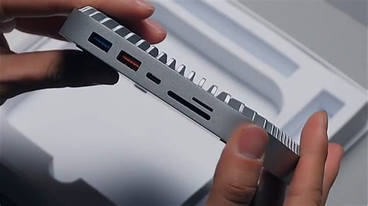 我愿称之为Mac mini的生产力神器，小巧机身蕴藏强大性能，无论是居家办公、视频剪辑还是编程开发，开机即高效。告别卡顿与等待，M系列芯片带来流畅新体验，节省空