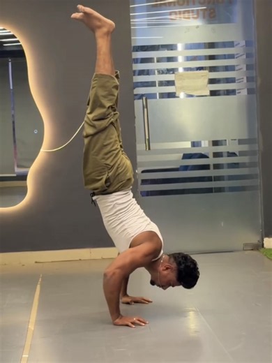 Handstand Tutorial: How to Master the Handstand 💪