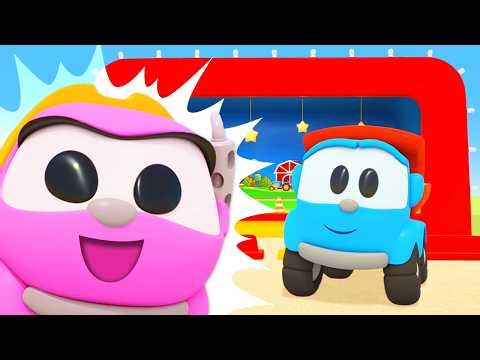 Lea und ihre Freunde bauen im Freizeitpark ein Ballwurfspiel – Neuer Cartoon mit rosa Lastwagen