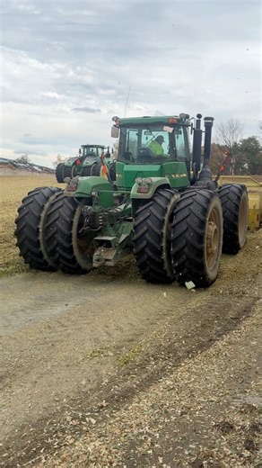 Busy bunk at the Hourigan Family Farms! Full video on Tractor Chasers YouTube | Tractor Chasers