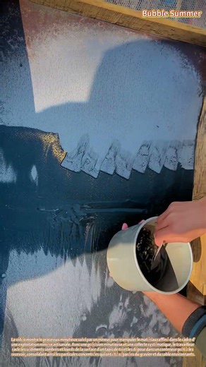 Collecte du concentré : transfert de l'or alluvionnaire traité vers des conteneurs