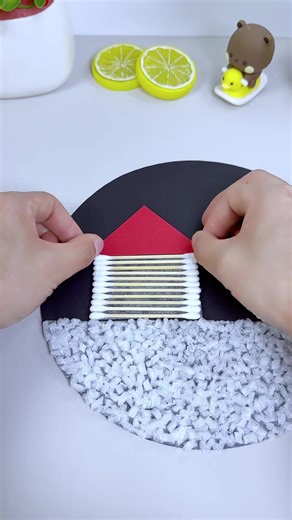 Christmas is almost here! Let's make a Christmas-themed craft! #ChristmasCrafts #ChristmasMaking #Christmas | hand made crafts for kids