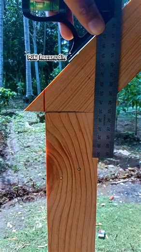 a simple way to make wood joint corners #woodworking #diy #tips #ideas