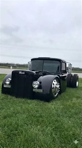 HEAVY METAL MONSTER! 🚛 Custom Slammed Mack Truck