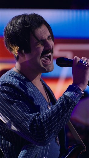 Danny Joseph sounds silky smooth with his performance of "It Hurt So Bad." 🔥 | The Voice