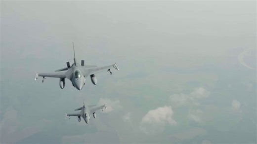 🇧🇪 Belgium's Ministry of Defense tested F-16 jets using 70mm rockets to take down drones over the Baltic Sea.Effective? Yes. Cheap? Definitely not.If your strategy is fighter jets vs cheap drones, congrats, you've already lost the asymmetric war.