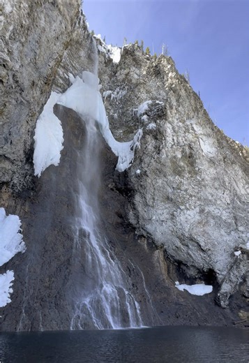 take me back #yellowstone #yellowstonenationalpark #fyp #foryoupage #hiking #wyoming #waterfall #mountains