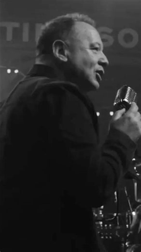 Like a glittering prize, I saw you up on a clear day #SimpleMinds #Acoustic