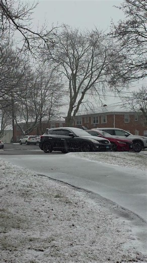 Let it snow🤦‍♂️🤷‍♂️ #CT #snowday #carsoftiktok #infiniti #whiteout