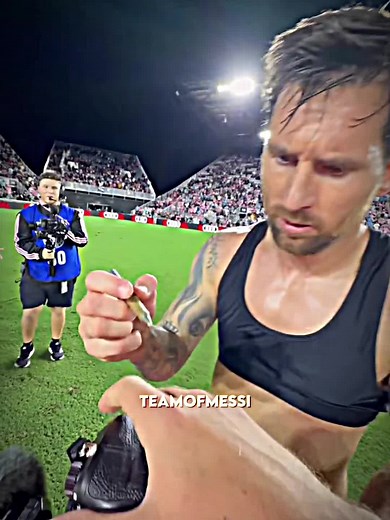 Messi's First Ever Camera Signature Revealed 🐐