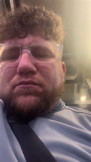 A new machine for my arm first time so I gave it a go for the first time welcome to Luke’s world at min. Wake up to go gym to get and better. 👌👊👌👊🤣