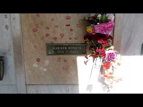 Marilyn Monroe grave, Hugh Hefner, Richard and Elsie Poncher graves Westwood Memorial