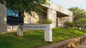 "Am I eligible for unemployment assistance if I'm working reduced hours?"