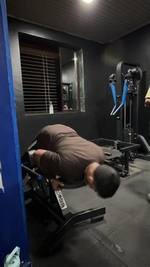 *Hyperextension for a Stronger Lower Back – Quick Guide*#Hyperextension #LowerBackWorkout #BackDay