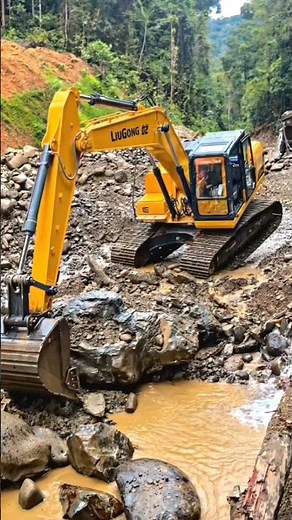 AMAZING EXCAVATOR OPERATOR SKILLS.! #heavyequipment #satisfying #miningexcavator #engineering #stone