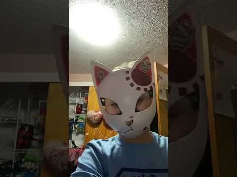 ￼Unboxing fnaf plushies